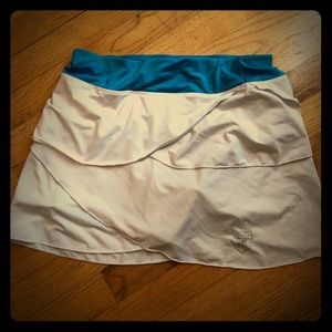 White petal Loriet medium tennis skirt